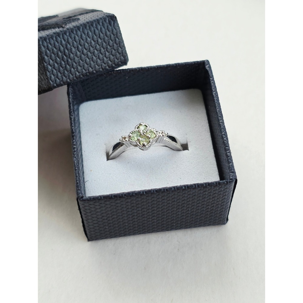 Sterling Silver Peridot Clover Ring August Birthstone Size 7 Victorian Style new